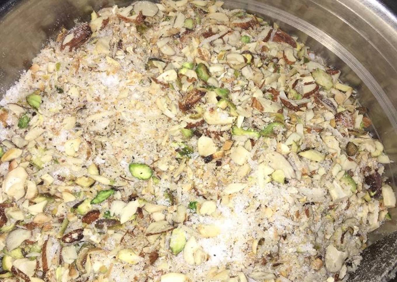 Crunchy dry fruits mixture