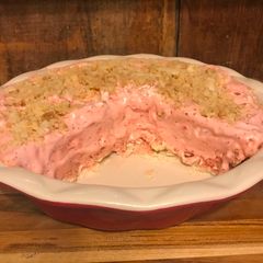 A picture of Strawberry Ice Cream Pie.