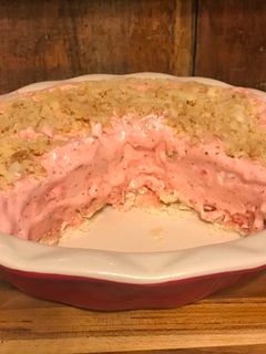 A picture of Strawberry Ice Cream Pie.