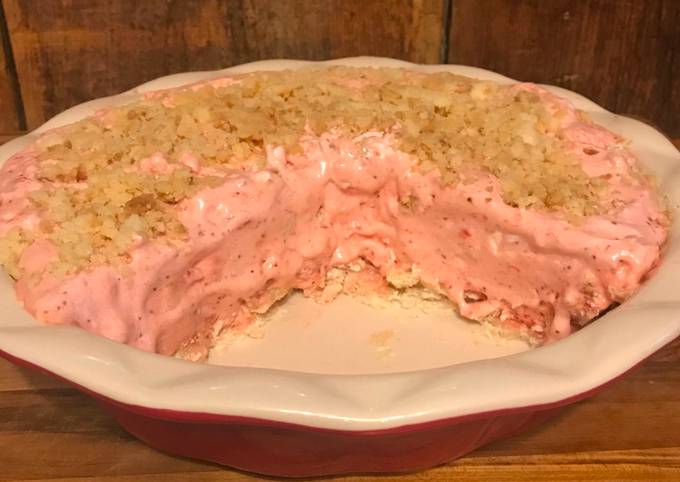 Strawberry Ice Cream Pie