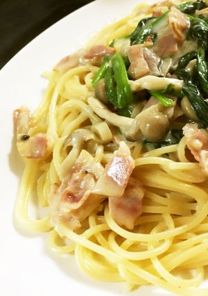 A picture of Spinach and Bacon Cream Pasta!!.