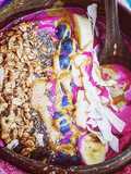 Dragonfruit smoothie bowl