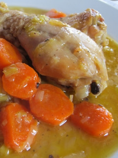Una foto de Pollo en salsa de zanahoria