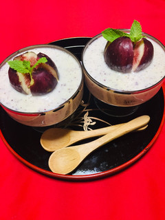 Una foto de Vasitos Mousse Cremoso de Higos con Agar agar 🍹🥄