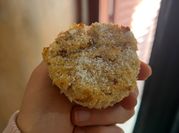 Una foto de muffins de limon