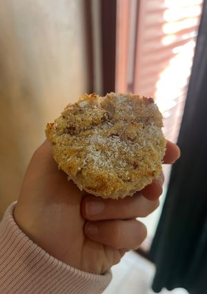Una foto de Muffins sin azúcar ni harina - Coco, frutilla y limón