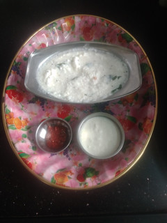 *தயிர் சாதம்* (அப்பாவிற்கு பிடித்தது)(curd rice recipe in tamil) செய்முறை முக்கிய புகைப்படம்