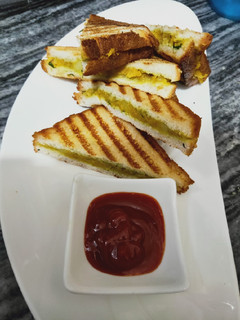 A picture of Potato sandwich.