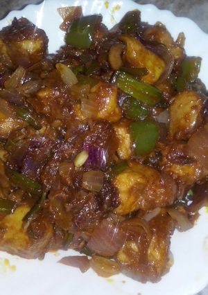 A picture of Dry chilli chicken.