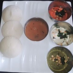 Idli A picture of Idli.