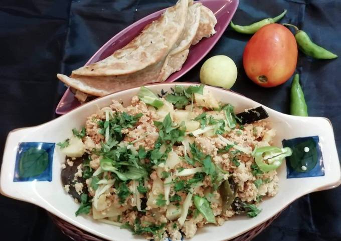 Chicken Qeema Aloo Recipe