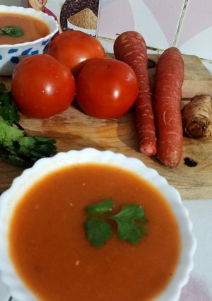 गाजर का सूप(gajar ka soup recipe in hindi) रेसिपी मुख्य फोटो