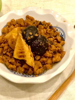 茶油滷香菇素燥鮮筍(一鍋料理) 的食譜成品照片
