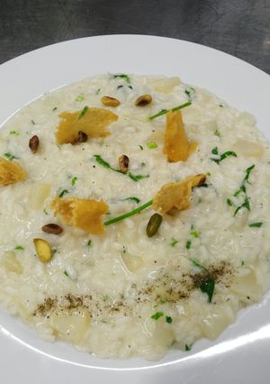 Foto di Risotto cacio,pere e cialda di Parmigiano