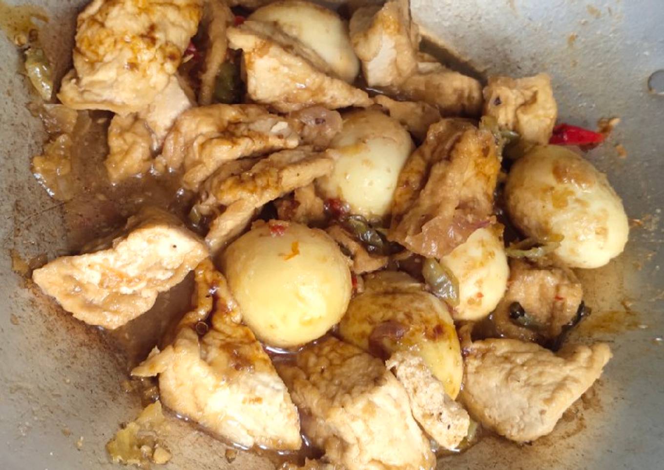 Langkah Mudah untuk Menyiapkan 36. Semur tahu telur yang Bisa Manjain
Lidah