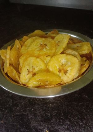 केळीचे वेफर्स (kediche waffers recipe in marathi) रेसिपी चे मुख्य फोटो 
