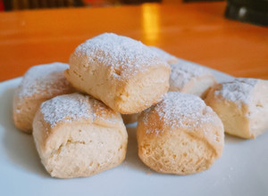 Una foto de Galletas para acompañar con té o café ! Muy fácil!!
