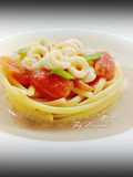 Linguine di Gragnano con calamari e salsa di pane di segale