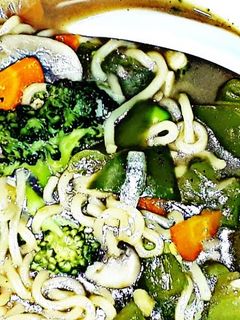 নুডুলস সুপ (Noodles soup recipe Bangali) রেসিপির প্রধান ছবি