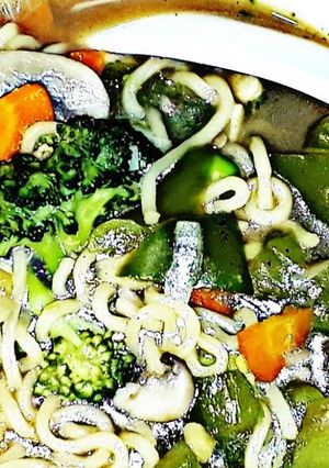 নুডুলস সুপ (Noodles soup recipe Bangali) রেসিপির প্রধান ছবি