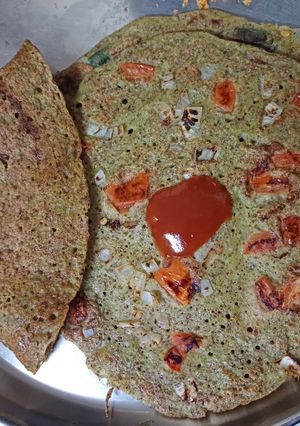 A picture of Kala chana uthappaam.