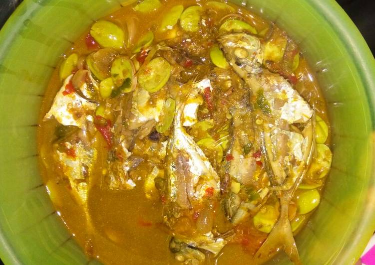 Cara membuat Ikan pindang kuah kuning Sederhana Untuk Jualan
