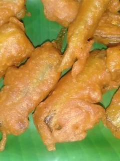 மிளகாய் பஜ்ஜி(chilli bajji recipe in tamil) செய்முறை முக்கிய புகைப்படம்