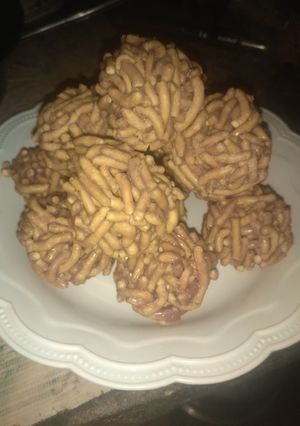 वेसन छार गुड के लड्डू (besan char gur ke ladoo recipe in Hindi) रेसिपी मुख्य फोटो