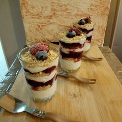 A picture of Berries_Oats_Yogurt Parfait.