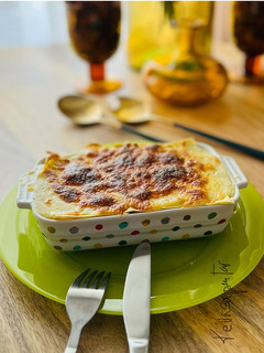 Una foto de Lasaña de berenjena y pollo 🍆 🧀 🐣