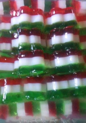 Una foto de Gelatina tricolor encapsulada