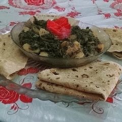 A picture of Aalo Palak.