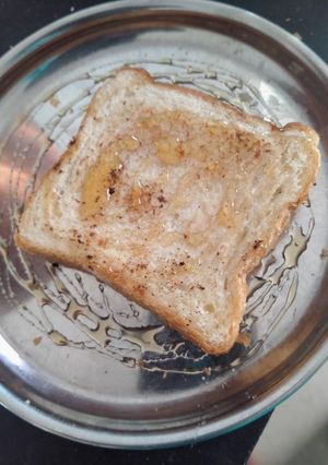 ફ્રેન્ચ ટોસ્ટ (French Toast Recipe In Gujarati) રેસીપી મુખ્ય ફોટો