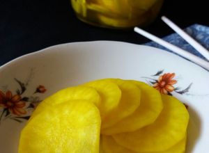 Foto resep Danmuji (yellow pickled radish) atau acar lobak korea