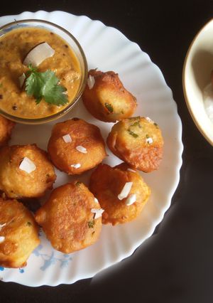 A picture of Mysore bonda.