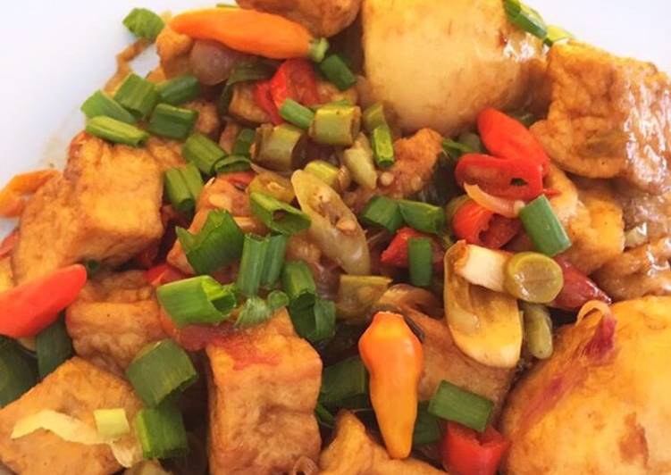 Asem-Asem Tahu & Telor