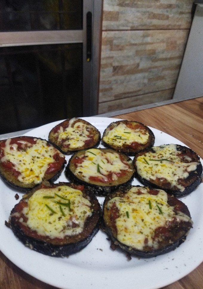 Una foto de Pizzetas de Berenjenas 😋✌🏼🇺🇾