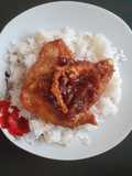 Milanesa de pollo con Cebollas Acaramelizadas