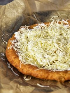 Hetes lángos recept fotója