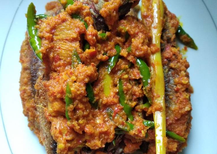 Resep Ikan Sambal Kuning Oleh Indah Lubis Cookpad