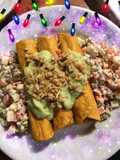 Taquitos rellenos de pollito con salsa de aguacate 🤗 #RecetasNavidad