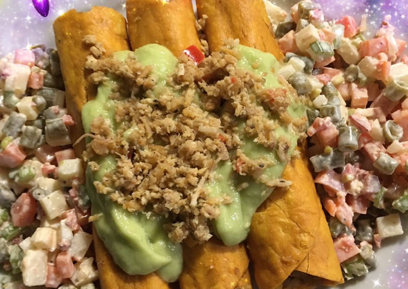 Taquitos rellenos de pollito con salsa de aguacate 🤗 #RecetasNavidad
