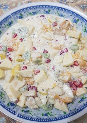 A picture of Creamy fruit salad.
