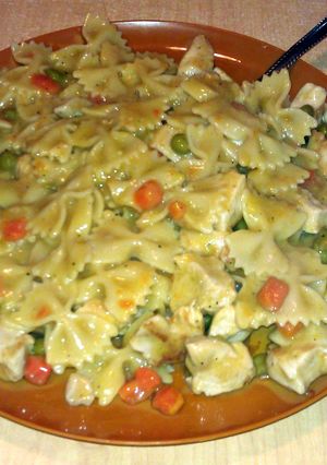 A picture of chicken and pasta.