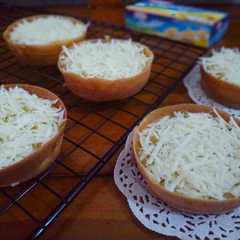 A picture of Martabak Mini.