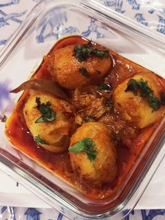 भरवां आलू की सब्जी (Bharwan aloo ki sabzi recipe in hindi) रेसिपी मुख्य फोटो