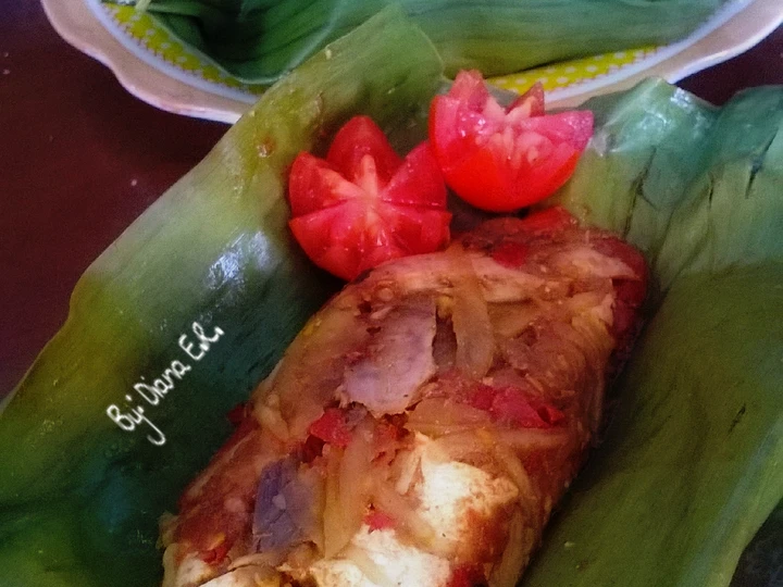 Langkah Mudah untuk Menyiapkan Resep  Pepes / Brengkes Tongkol dengan Pencit/mangga muda yang Lezat, Sempurna