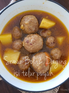Foto resep Semur Bola2 Daging isi Telur Puyuh