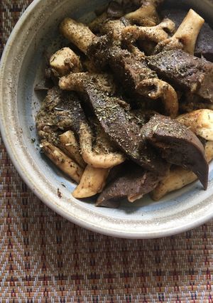 รูปของ ตับอ่อนและเห็ดหล่มผัดitalian seasoning