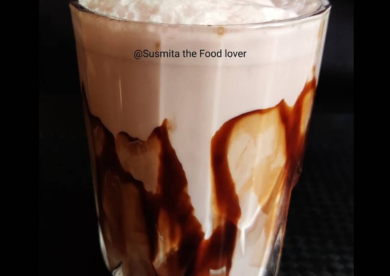 STRAWBERRY ICE-CREAM MILKSHAKE